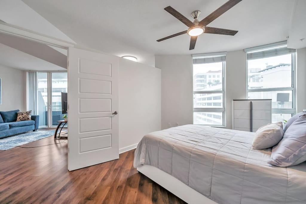 Luxury Apt 3 Mins To Dt Tampa -Pool-Gym-Balcony Exterior photo