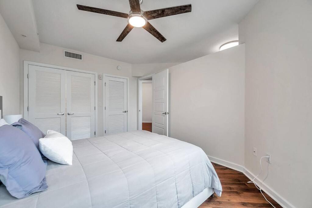 Luxury Apt 3 Mins To Dt Tampa -Pool-Gym-Balcony Exterior photo