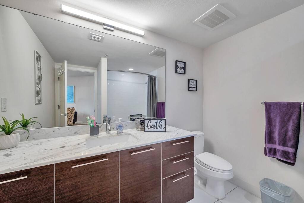 Luxury Apt 3 Mins To Dt Tampa -Pool-Gym-Balcony Exterior photo